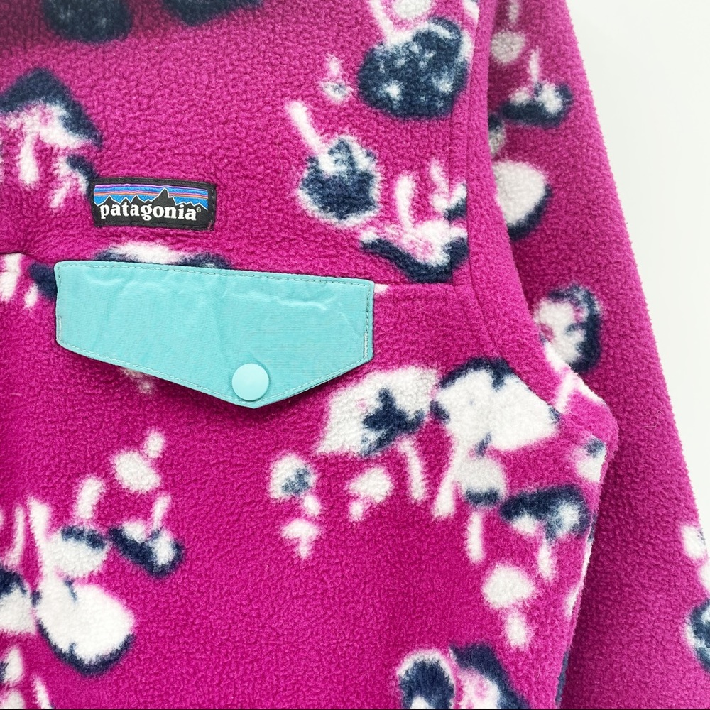 Patagonia Synchilla Snap Fleece Pullover in Mushroom Forest Fall Print - Picture 5 of 8
